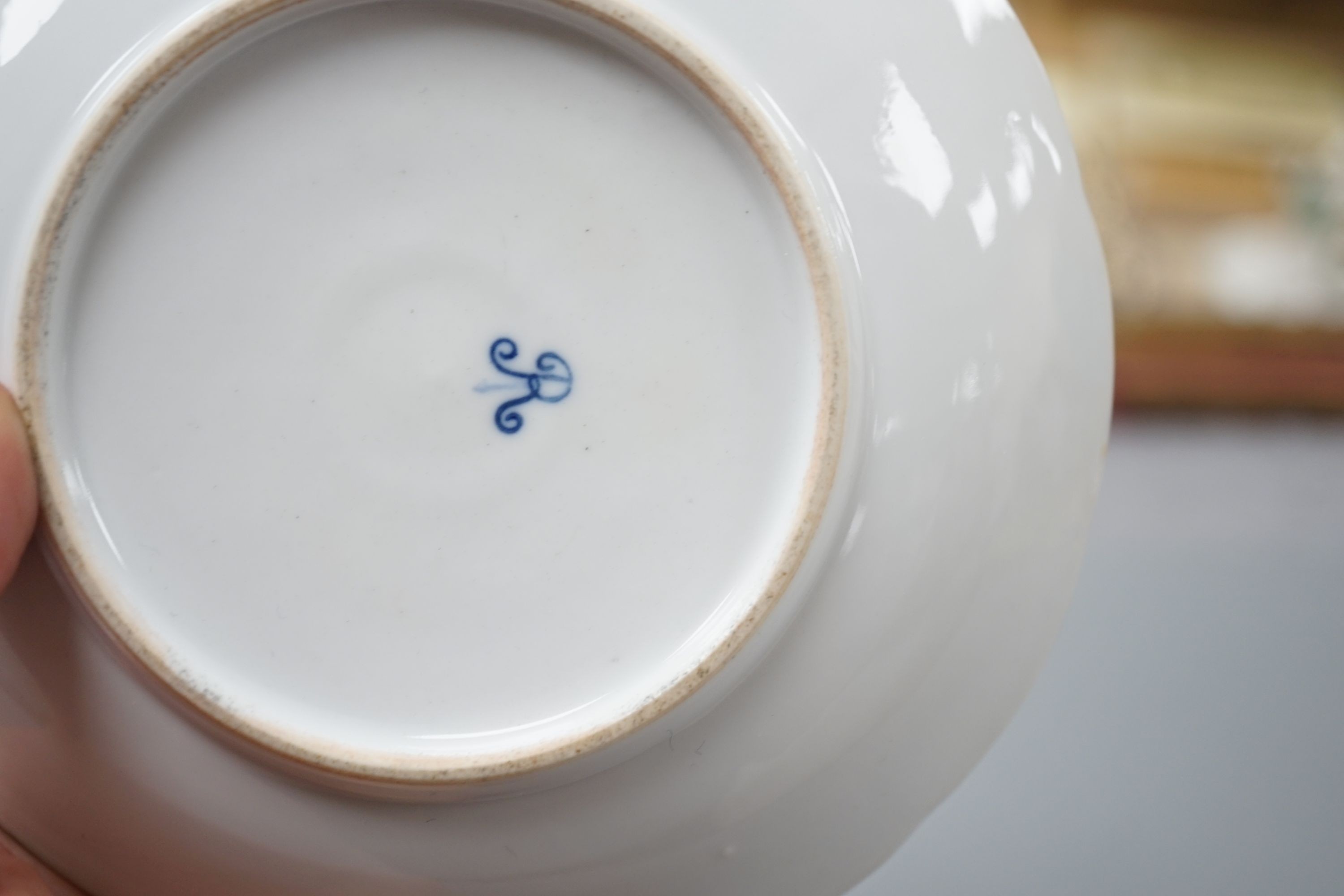 A Sevres style porcelain box and a covered pot pourri, box 5 cms high.